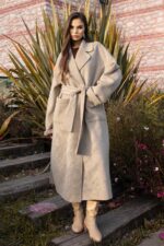 Yırtmaçlı Alpaka Kumaşından Manto - Görsel 2