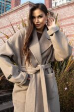 Yırtmaçlı Alpaka Kumaşından Manto